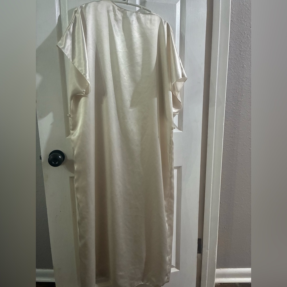 Vintage Women’s Medium Satin Robe - Picture 9 of 10